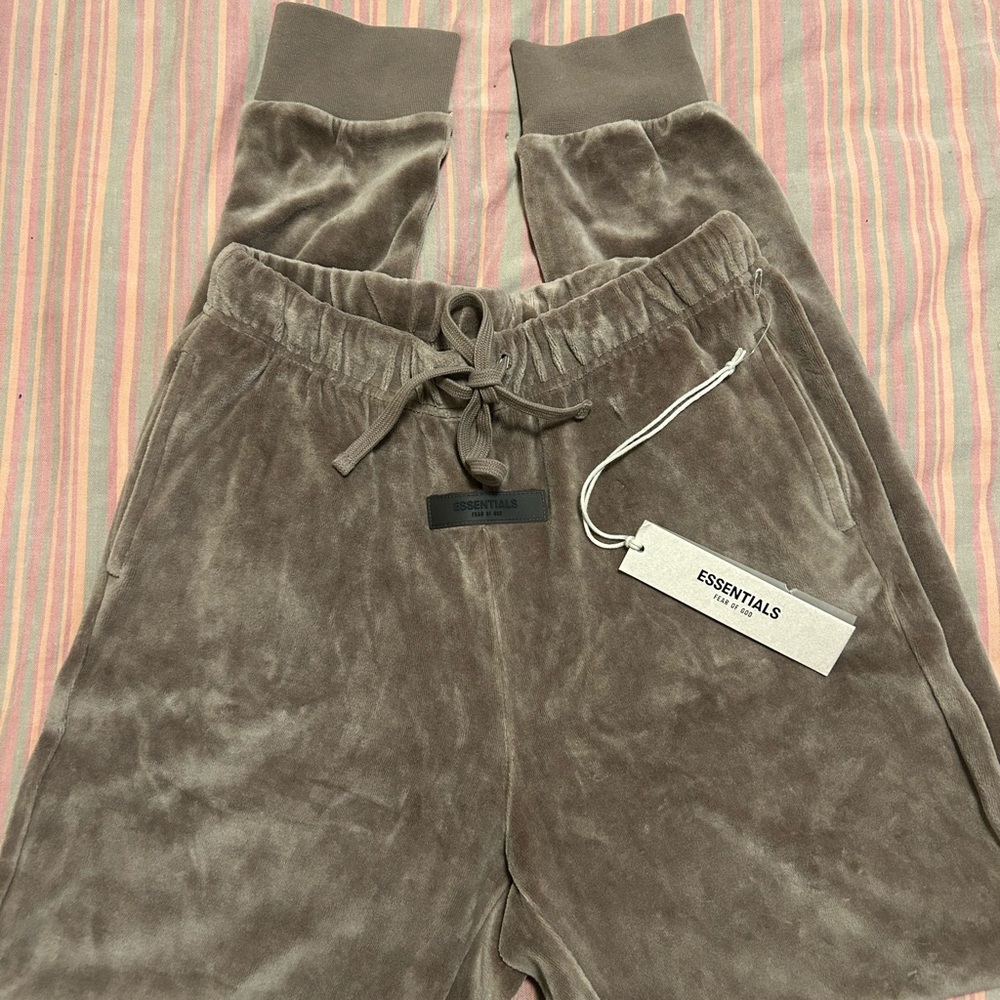 Essentials Fear of God Woman’s Taupe Joggers